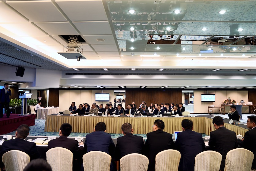 認真聽報告.jpg 認真聽報告.jpg