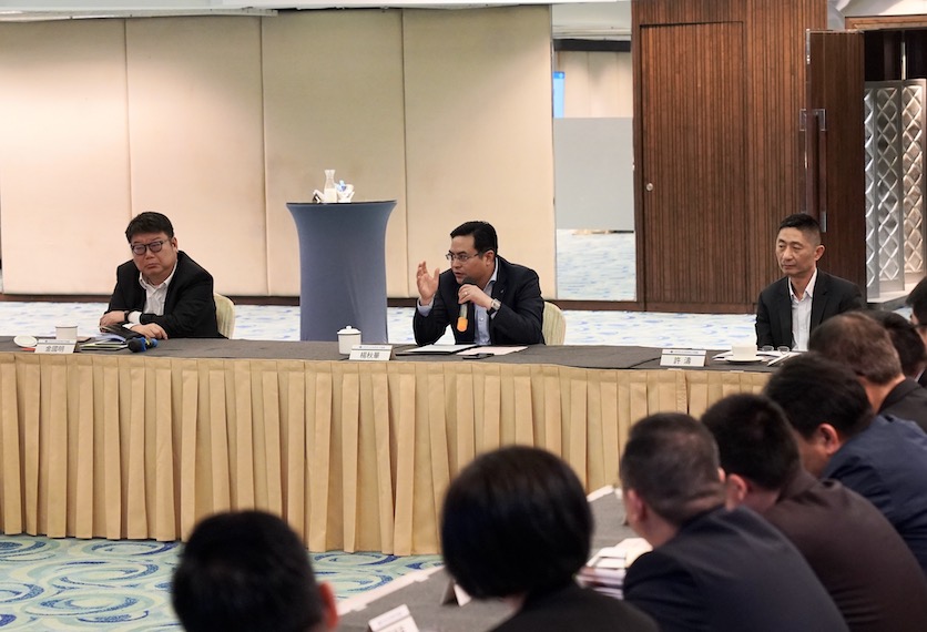 楊董講話.jpg 楊董講話.jpg